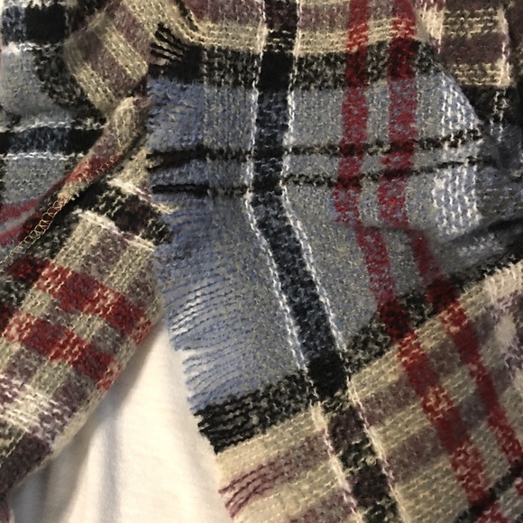 NWT Plaid Blanket Scarf Wrap - Picture 5 of 5